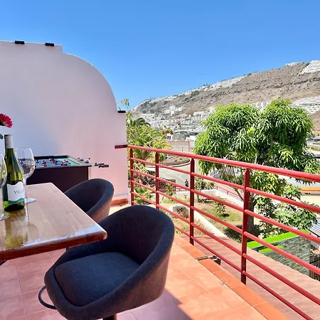 Willa Villa Puerto Rico In Front Of The Shopping Center With Private Heated Saltwater Pool With Jacuzzi & T Able Fut Boll & Arcade Games Or St Andard Villa Puerto Rico In Front Of The Shopping Center With Private Heated Saltwater Big Jacuzzi & Arcade Games Puerto Rico (Gran Canaria)
