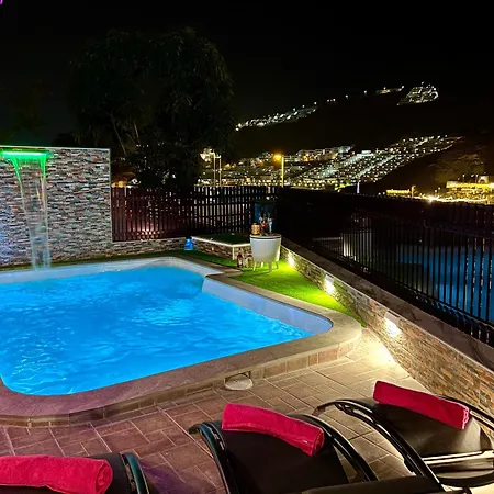 Villa Puerto Rico In Front Of The Shopping Center With Private Heated Saltwater Pool With Jacuzzi & T Able Fut Boll & Arcade Games Or St Andard Villa Puerto Rico In Front Of The Shopping Center With Private Heated Saltwater Big Jacuzzi & Arcade Games Willa *