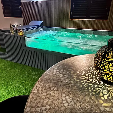 Villa Puerto Rico In Front Of The Shopping Center With Private Heated Saltwater Pool With Jacuzzi & T Able Fut Boll & Arcade Games Or St Andard Villa Puerto Rico In Front Of The Shopping Center With Private Heated Saltwater Big Jacuzzi & Arcade Games Puerto Rico (Gran Canaria)