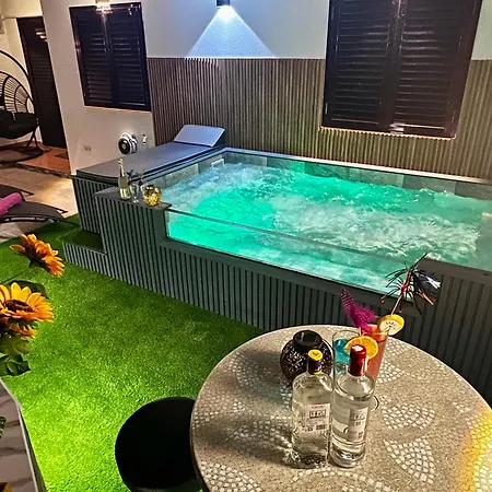 Villa Puerto Rico In Front Of The Shopping Center With Private Heated Saltwater Pool With Jacuzzi & T Able Fut Boll & Arcade Games Or St Andard Villa Puerto Rico In Front Of The Shopping Center With Private Heated Saltwater Big Jacuzzi & Arcade Games Willa *
