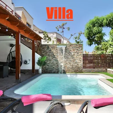 Willa Villa Puerto Rico In Front Of The Shopping Center With Private Heated Saltwater Pool With Jacuzzi & T Able Fut Boll & Arcade Games Or St Andard Villa Puerto Rico In Front Of The Shopping Center With Private Heated Saltwater Big Jacuzzi & Arcade Games Puerto Rico (Gran Canaria)